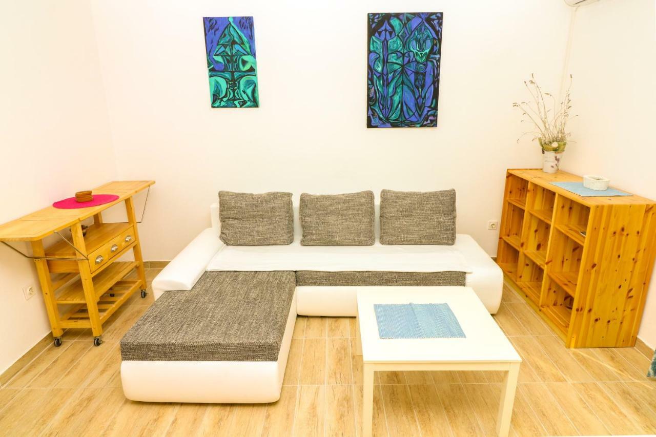 Apartments Reljic With Terrace 바슈카 외부 사진